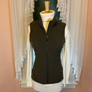 ATHLETA-💕HOST PICK!💕 Diamond Quilted Vest, Size M, Olive Green